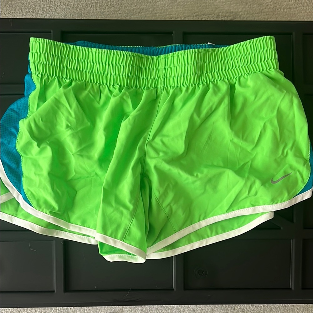 Nike Green Athletic Shorts Lightweight Moisture-Wicking